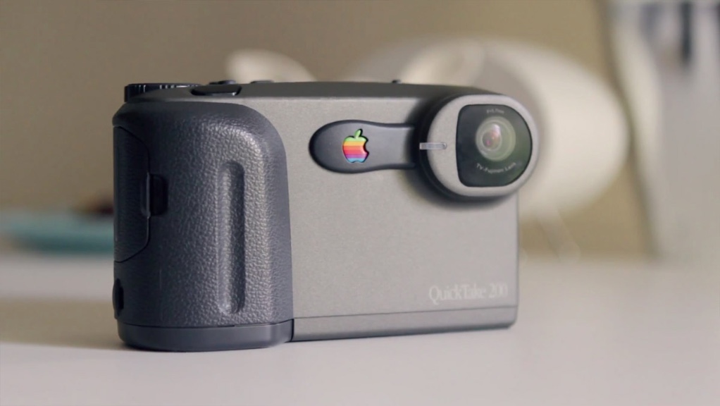 apple-quicktake-200-digital-camera.jpg