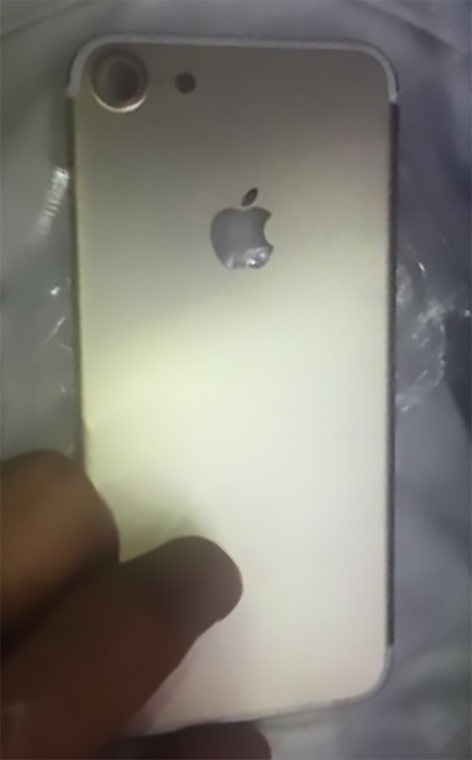 bohomiphone7kamera.jpg