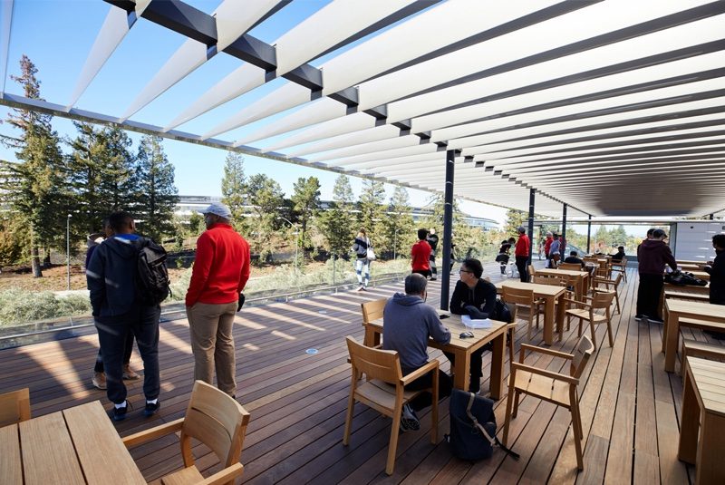 visitorscenterterraceapplepark-800x535.jpg