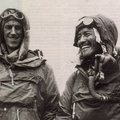 Megmásztunk egy hegyet, na és? 72 éve ezen a napon mászta meg elsőként Mount Everestet Sir Edmund Hillary.