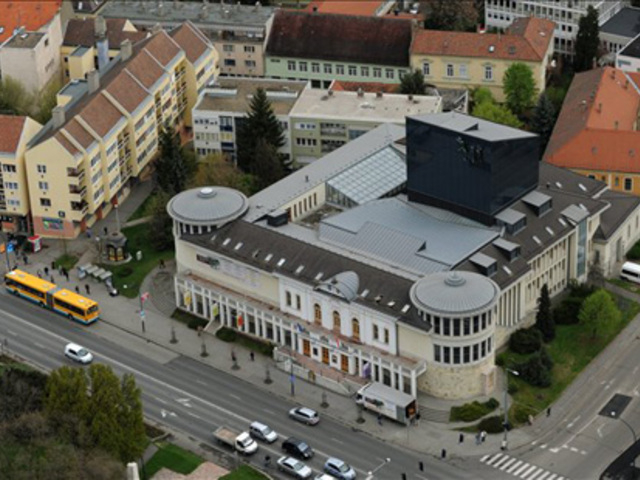 A Magyar Színházi Társaság az egri színházért