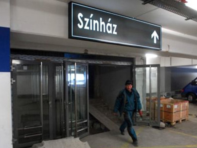 További milliárdok hiányoznak a Latinovits színházhoz