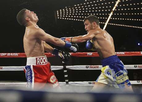 lomachenko-martinez_spanmsg124.jpg