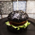 Tintahaltintás fekete hamburgerbuci