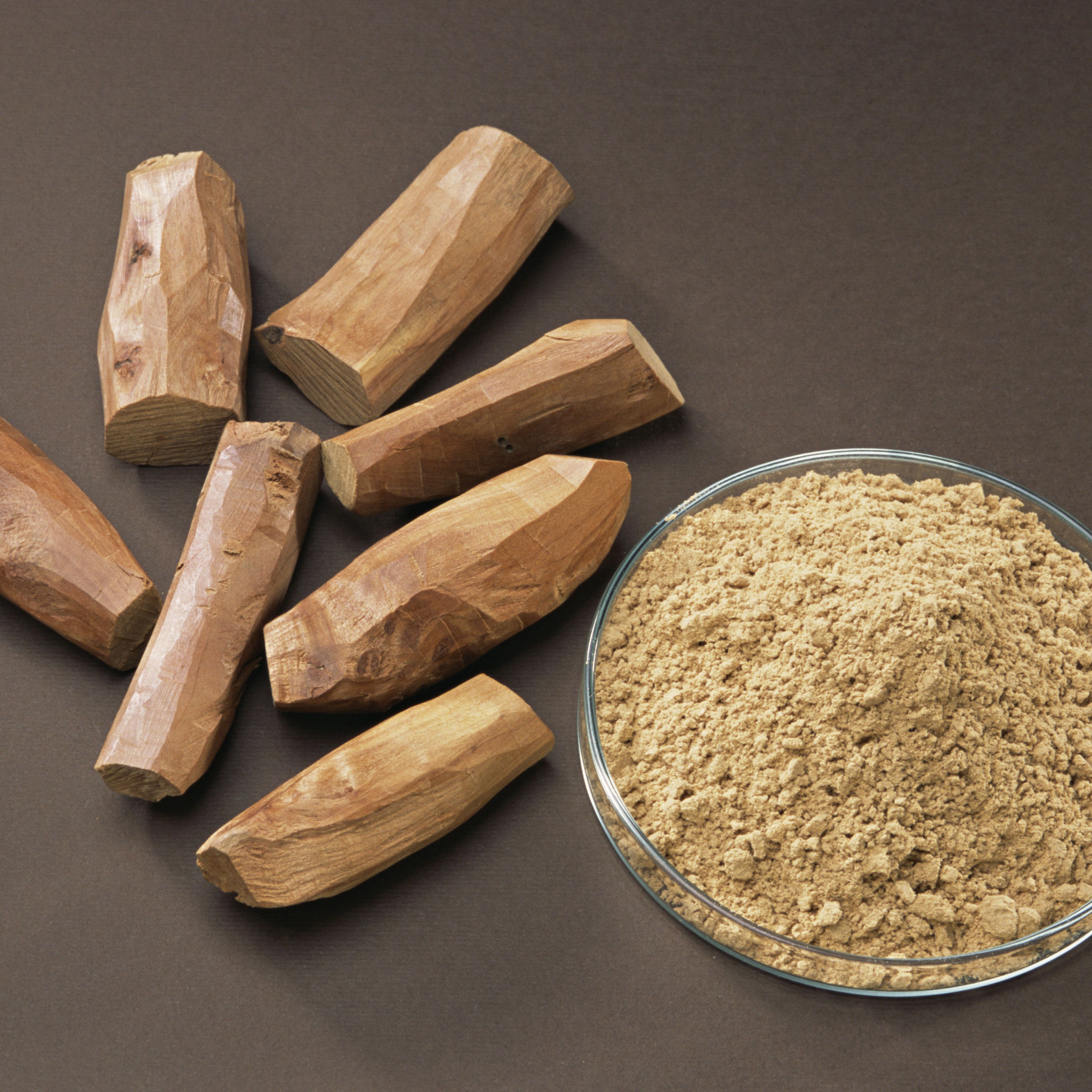 powdered-and-whole-sandalwood-90258078-578cfaba5f9b584d20db4620.jpg