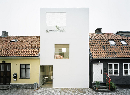 Landskrona-Townhouse-by-Elding-Oscarson-1.jpg