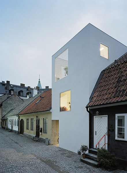 Landskrona-Townhouse-by-Elding-Oscarson-2-330x450.jpg