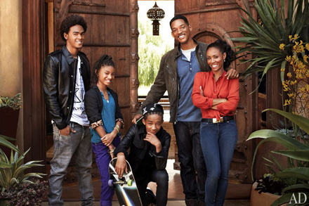 item0.rendition.slideshowWideHorizontal.will-jada-pinkett-smith-home-01-family-portrait.jpg