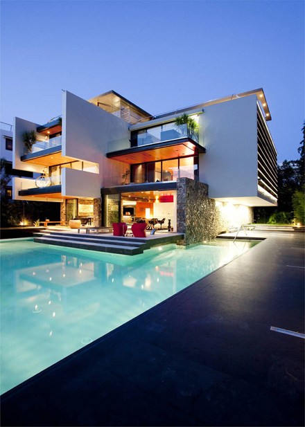 Modern-Residence-at-Golf-in-Glyfada-Design-by-314-Architecture-Studio.jpg