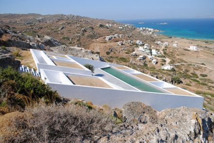 50c8ac17b3fc4b2b100001a0_summer-house-in-naxos-ioannis-baltogiannis-phoebe-giannisi-zissis-kotionis-katerina-kritou-and-nikolaos-platsas_ad_photograph_-1000x669.jpg