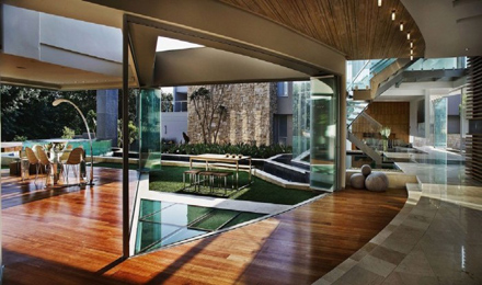 Cool-Room-Layout-Ideas-at-Impressive-Glass-House-in-Johannesburg-South-Africa-700x413.jpg