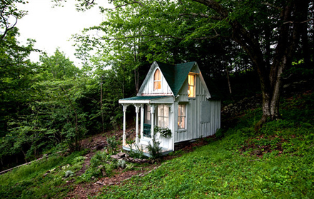 tiny-victorian-cottage-enpundit-1.jpg