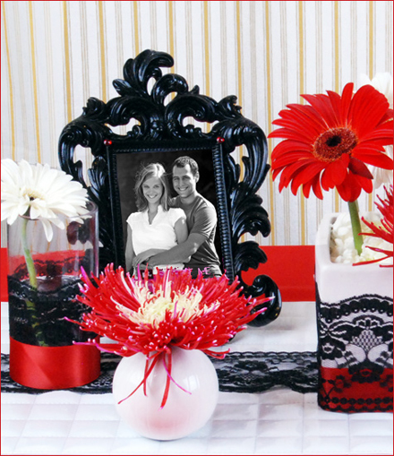 valentinesdaycenterpiece_lace_2.jpg