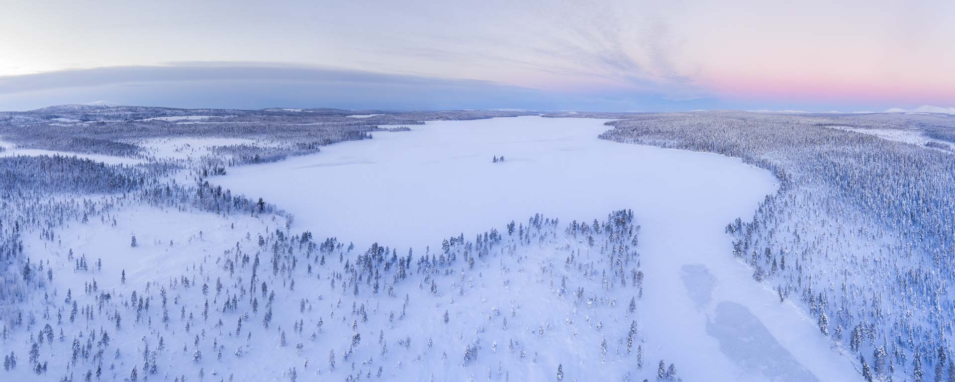 lapland-photography_003_torassieppi-finnish-lapland-finland-drone.jpg