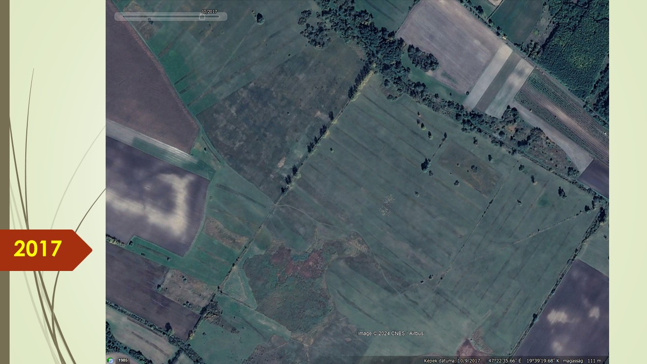 2017, ami itt talán szembetűnő, hogy immár a Natura2000 gyephasználat nyomai látszanak, hagyássávok hálózzák be a gyepet.