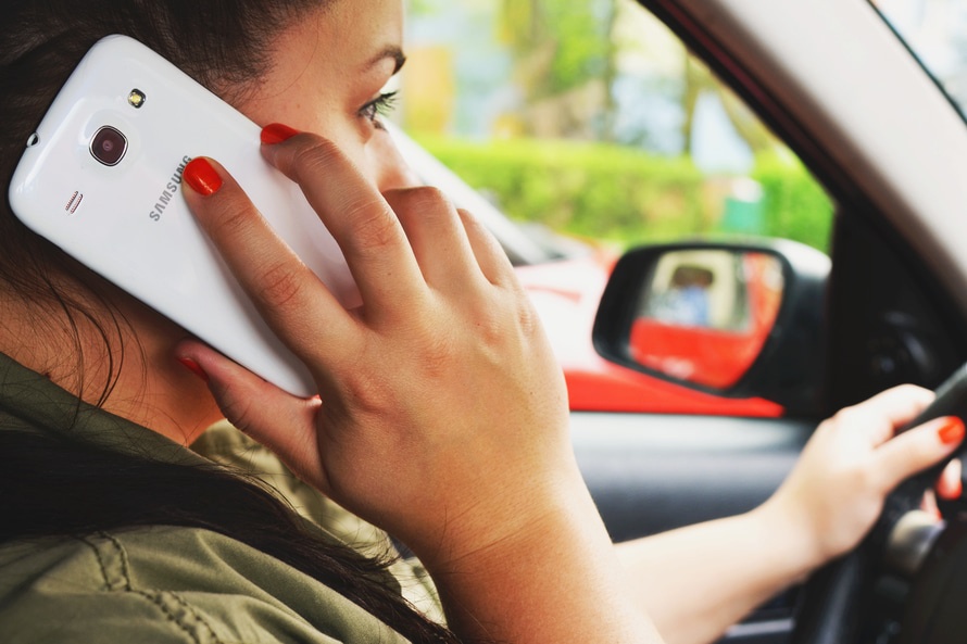 person-woman-smartphone-car-large.jpg