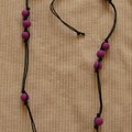 Csomózott nyaklánc (lila fagolyókkal, rövid)