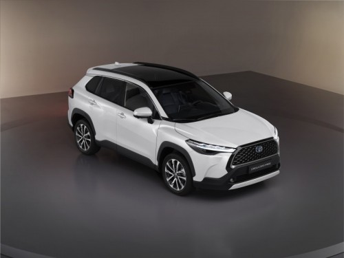 500_6corollacrosshybrid-2.jpg