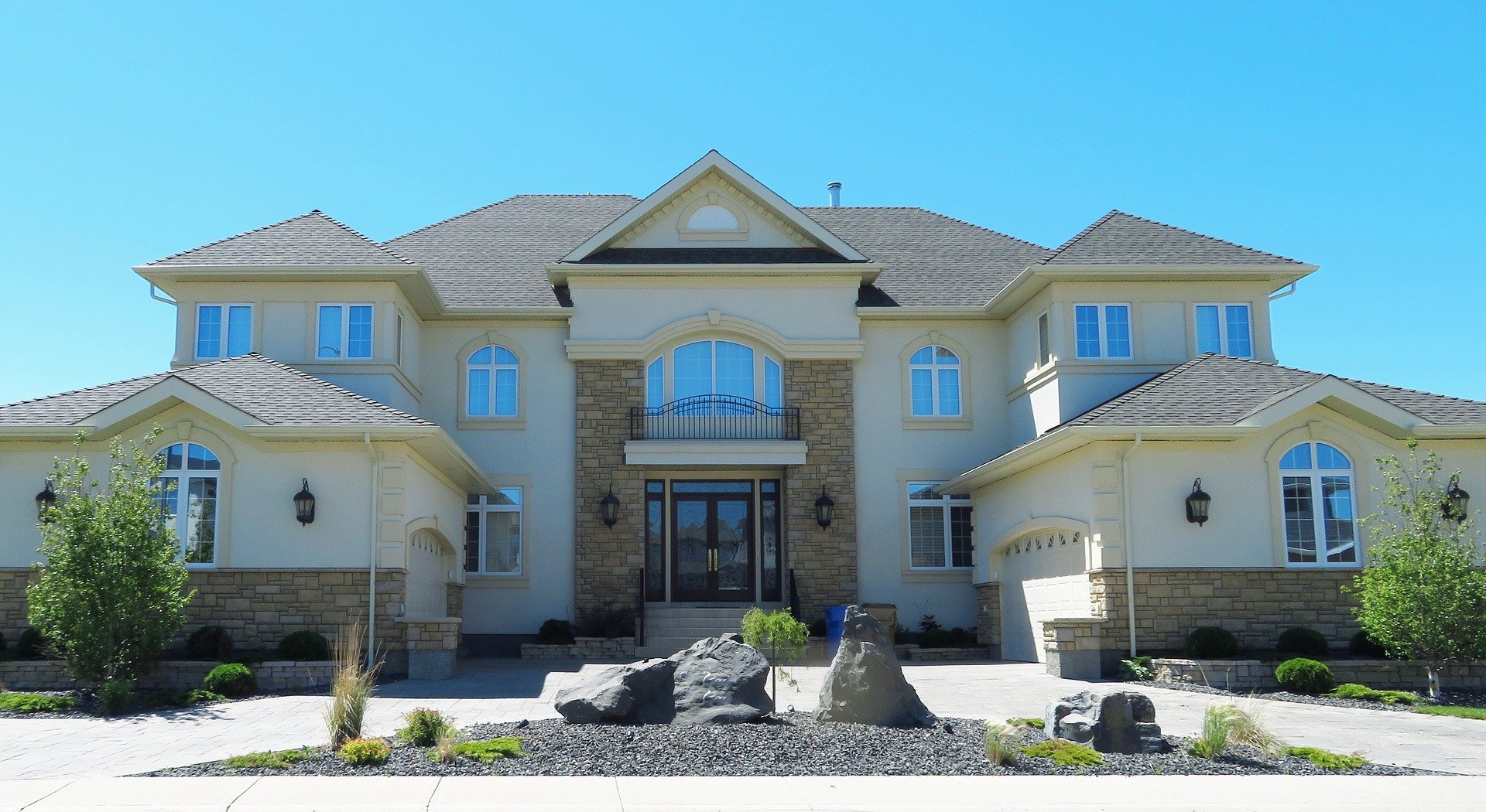 house-2469067_1920.jpg