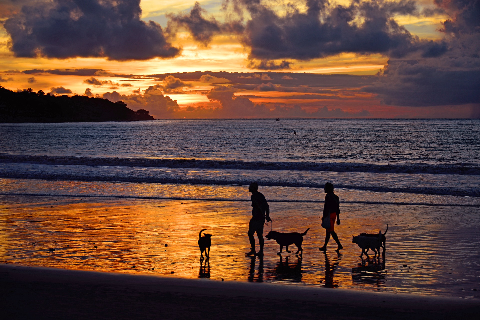 jimbaran-beach-2211434_1920.jpg
