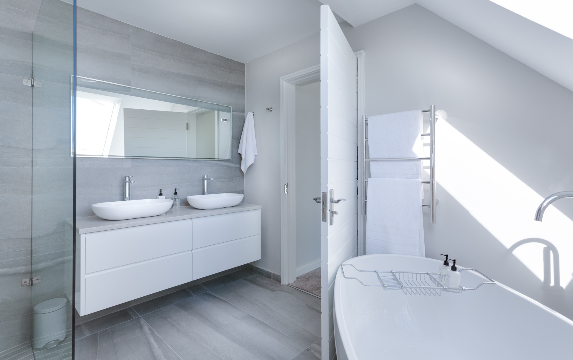 modern-minimalist-bathroom-3115450.jpg