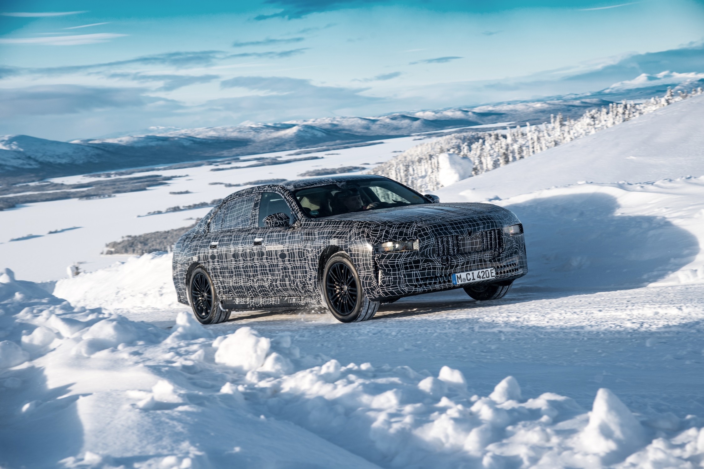 p90445371_lowres_the-bmw-i7-undergoes.jpg