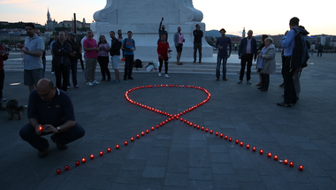 Nem a HIV-el élők, hanem a tudatlanság ellen kell harcolni