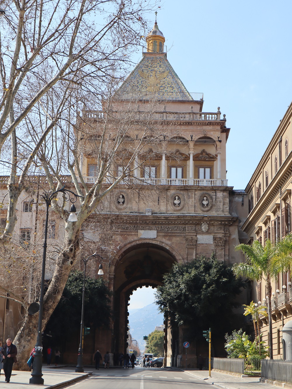 Régi kapu, Palermo