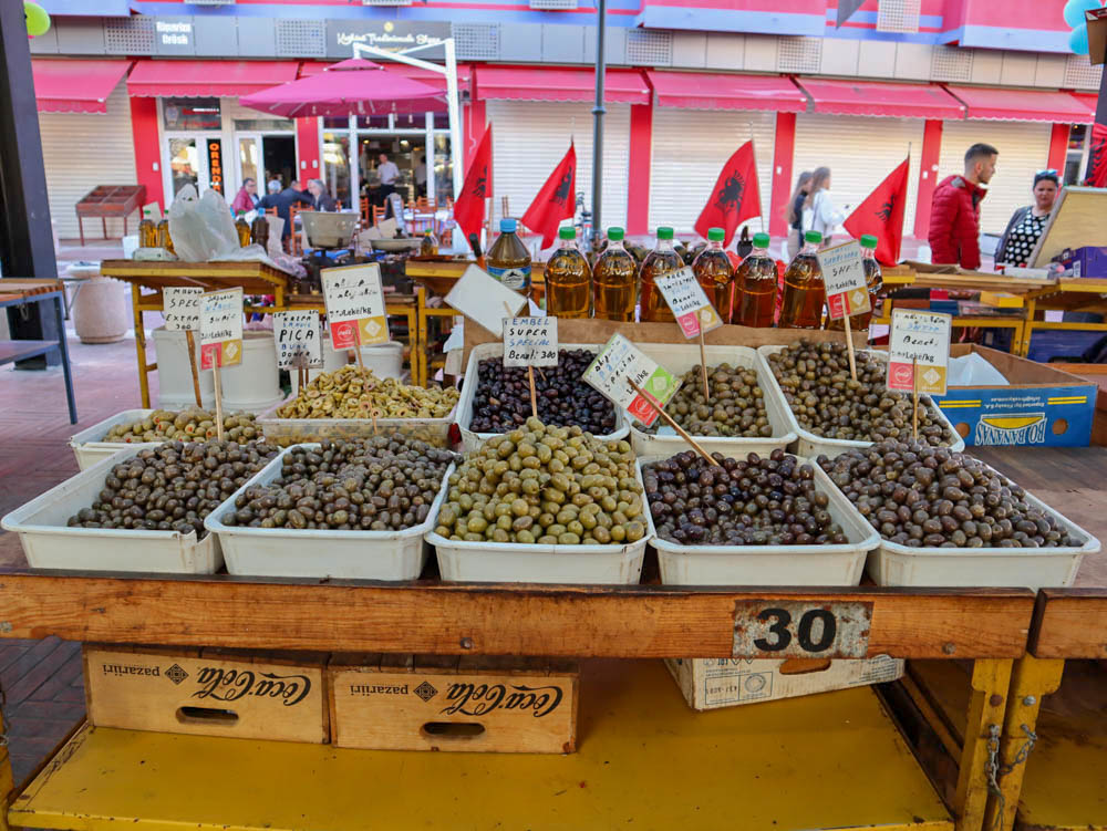 Új piac, Tirana