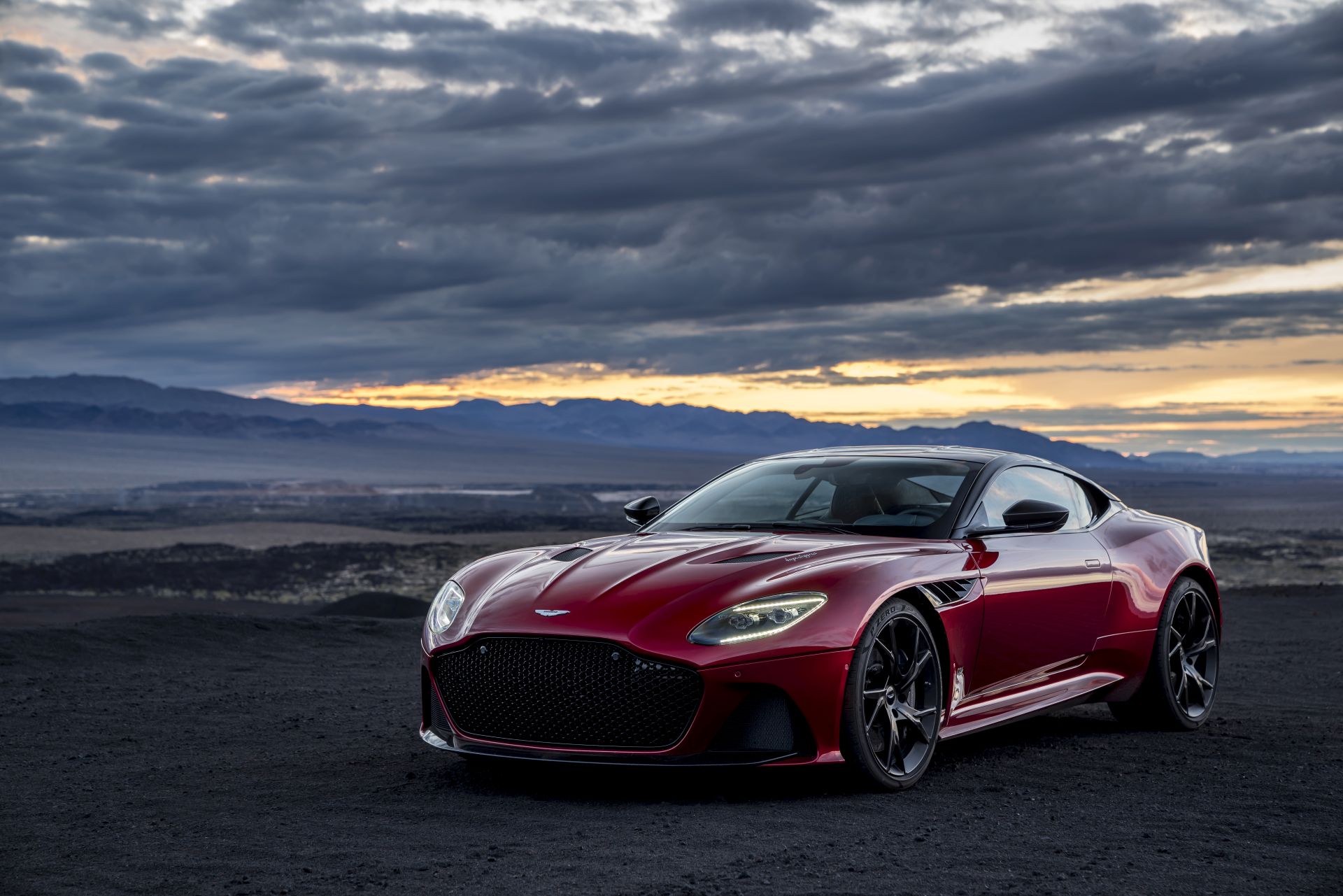 dbs_superleggera.jpg