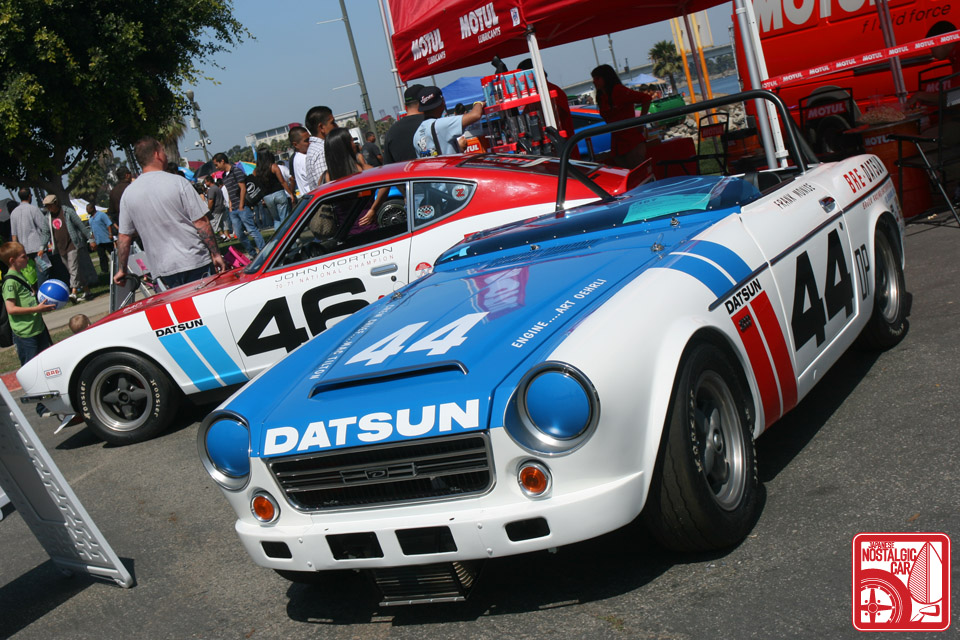 JCCS2010-203_NissanFairladyZ_Datsun240Z_FairladyRoadster_BRE.jpg