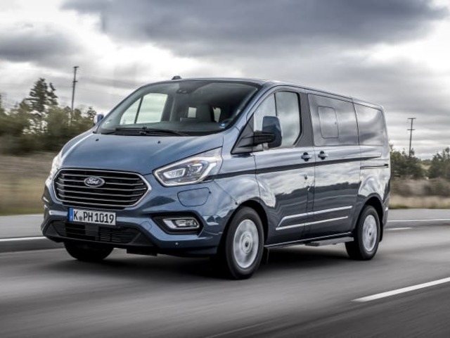 A Ford elsőként mutatta be Plug-In Hybrid modelljeit az 1 tonnás haszonjármű kategóriában