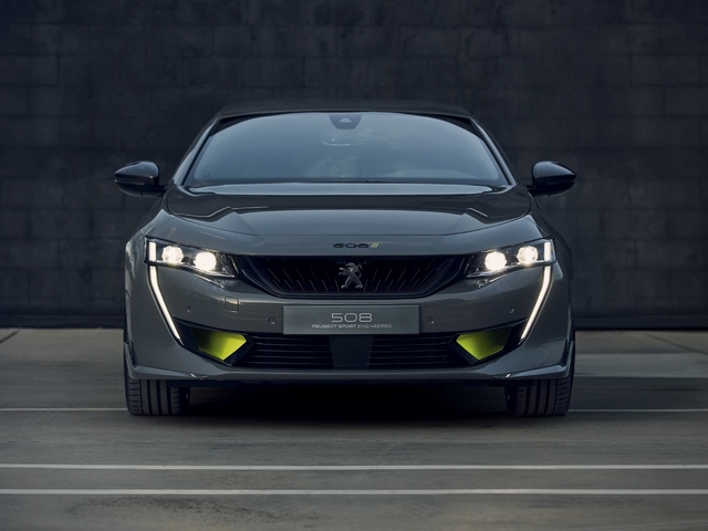 Gyártásba kerül a Peugeot márka legerősebb hibrid családi sportautója