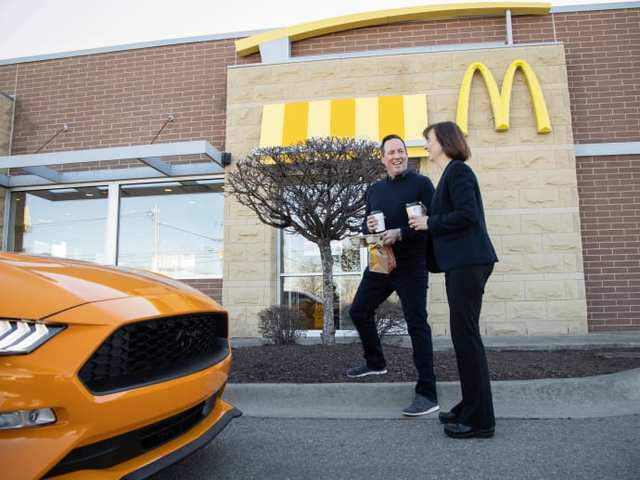A Ford és a McDonald’s együtt készítenek autóalkatrészt a kávészemek hulladékából