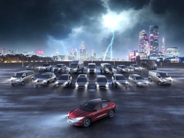 A Ford felgyorsítja az elektromos hajtások bevezetését: érkezik a Mustang Mach-E és útjára indul a különleges ‘Go Electric’ roadshow