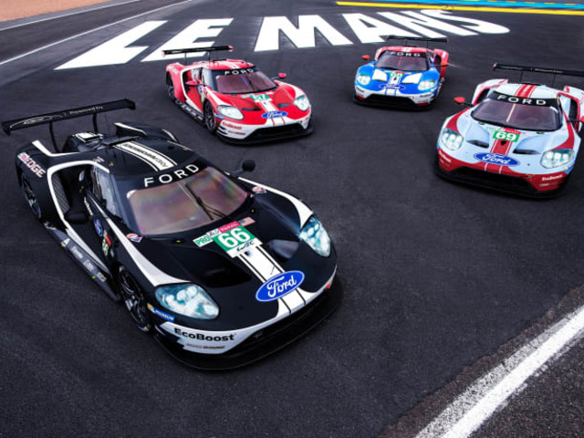 Le Mans előtt tiszteleg a Ford ünnepi versenyautó-fényezése