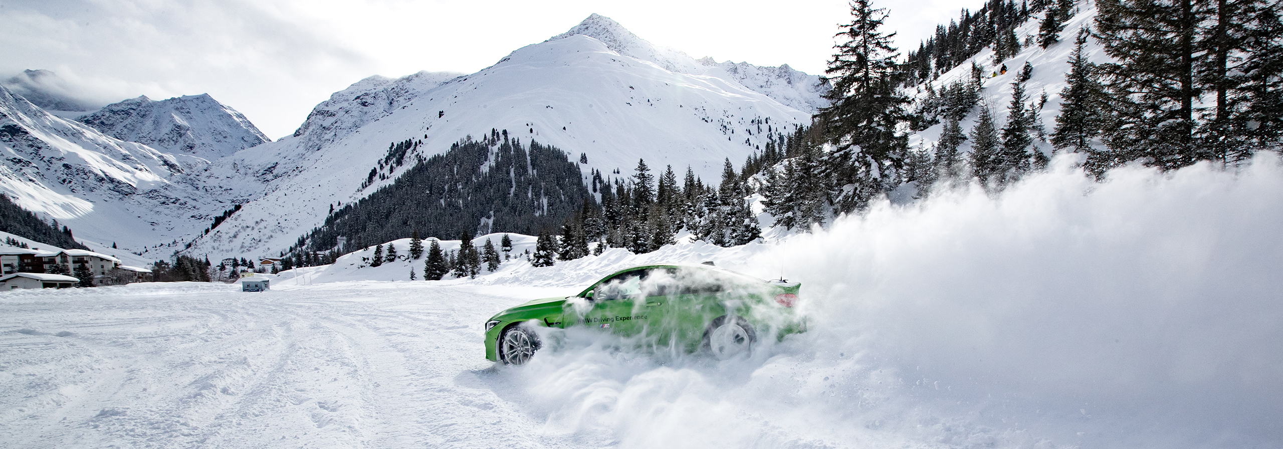 bmw-snow-drift-training-2560x896_1.jpg