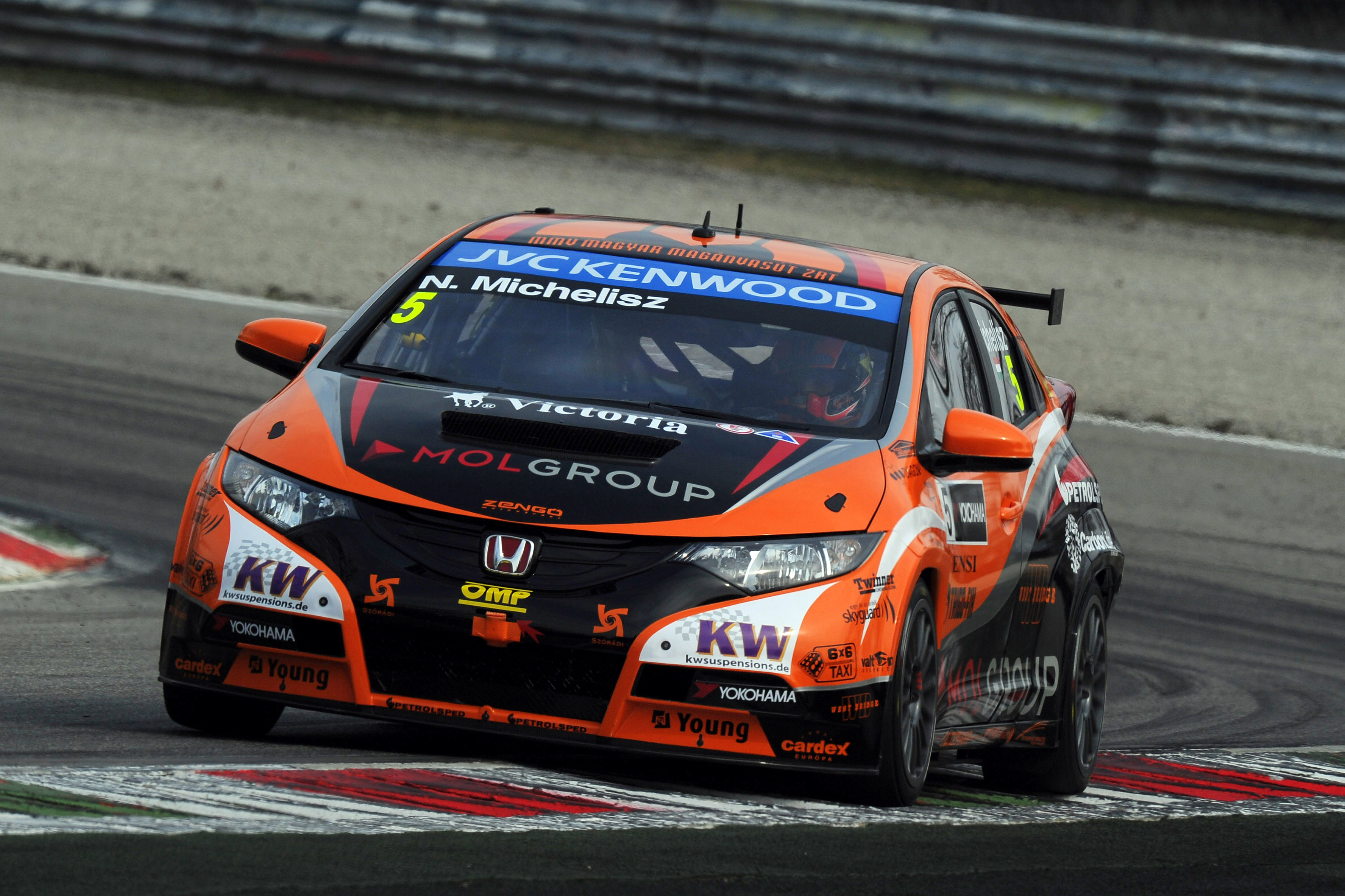 2013_wtcc_car_5_michelisz.jpg