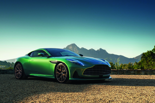 „Szuper-túraautót” mutatott be az Aston Martin