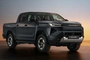 Széles motorpalettával érkezik a legújabb Toyota Hilux
