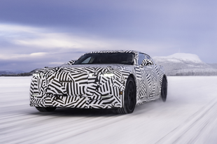 A neve ugyan „dupla nulla”, de jónak tűnik az új Jaguar