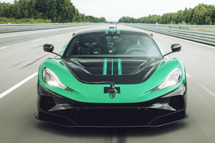 Kettőt pislantunk, és már 400-on van a Rimac Nevera R