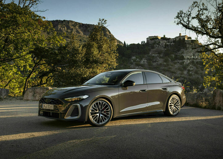 audi_rs5_kozeleg_2.png