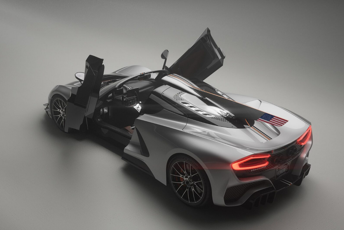 hennessey_venom_f5_m_kezi_valto_1.png