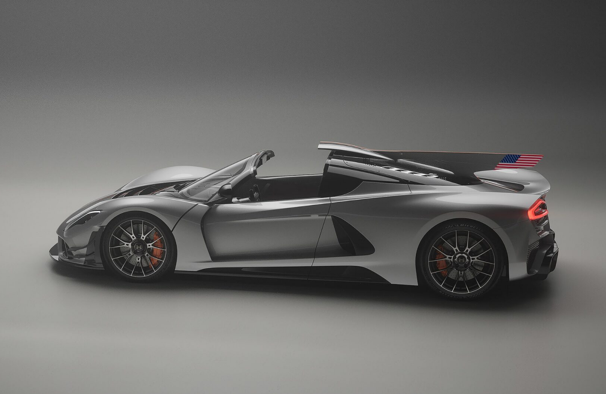 hennessey_venom_f5_m_kezi_valto_3.png