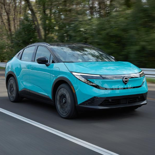 nissan_leaf_uj_1.jpg