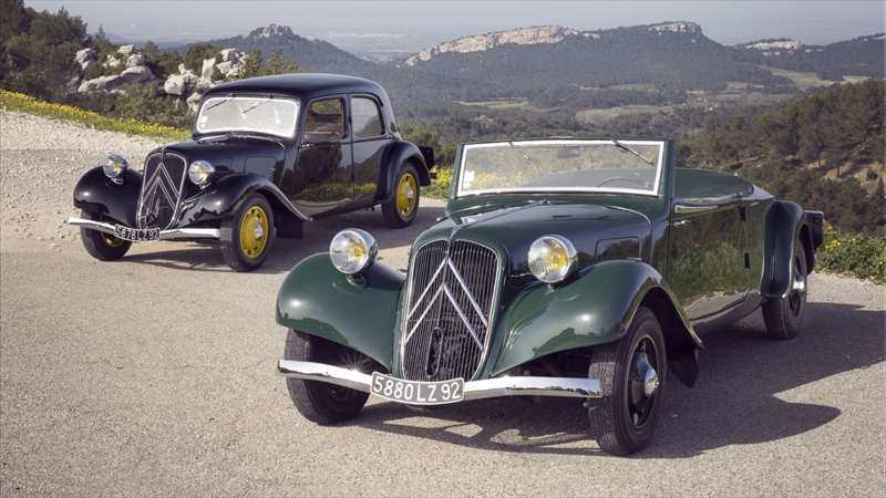 A Citroën Traction Avantot be mutatták 90 évvel ezelőtt
