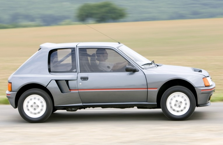 a_peugeot_205_turbo_16_nem_valo_bevasarlashoz.png