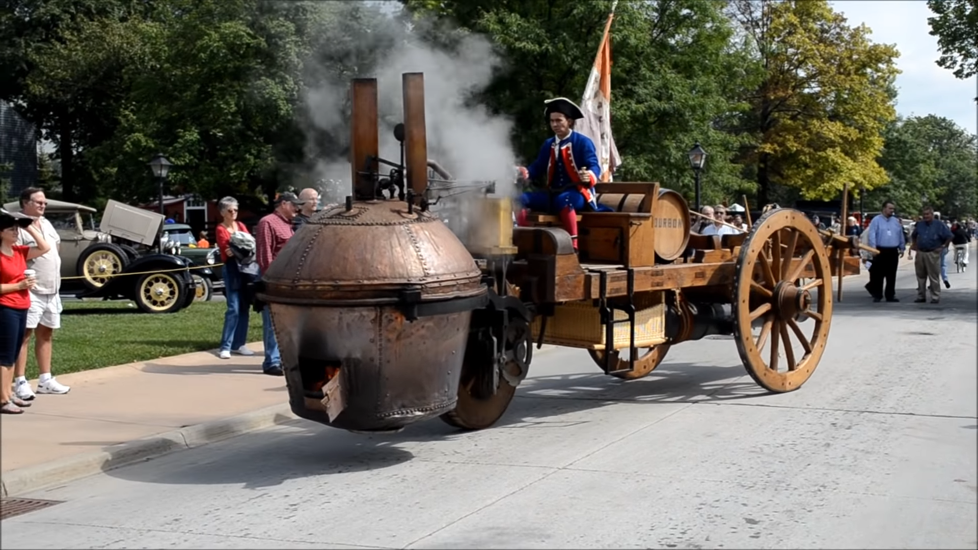 1769-ben Cugnot egy olyan gőzkocsi modellt fejlesztett ki, amelyet nehézfegyverzetű járművekhez terveztek