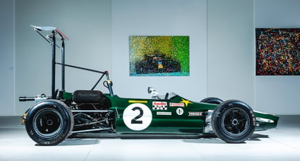 Ez a Lotus 59B egy 1960-as évekből származó versenyautó ikon